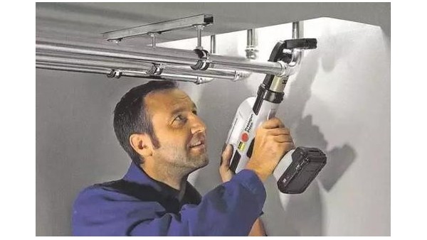 不锈钢薄壁水管卡压式连接的特点